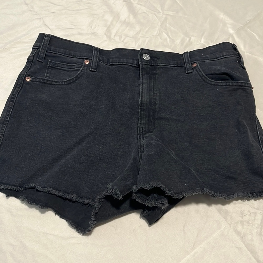 Signature Levi Straus black shorts
